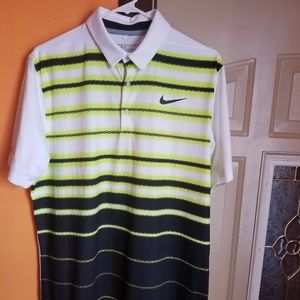 NIKE GOLF T-SHIRT
